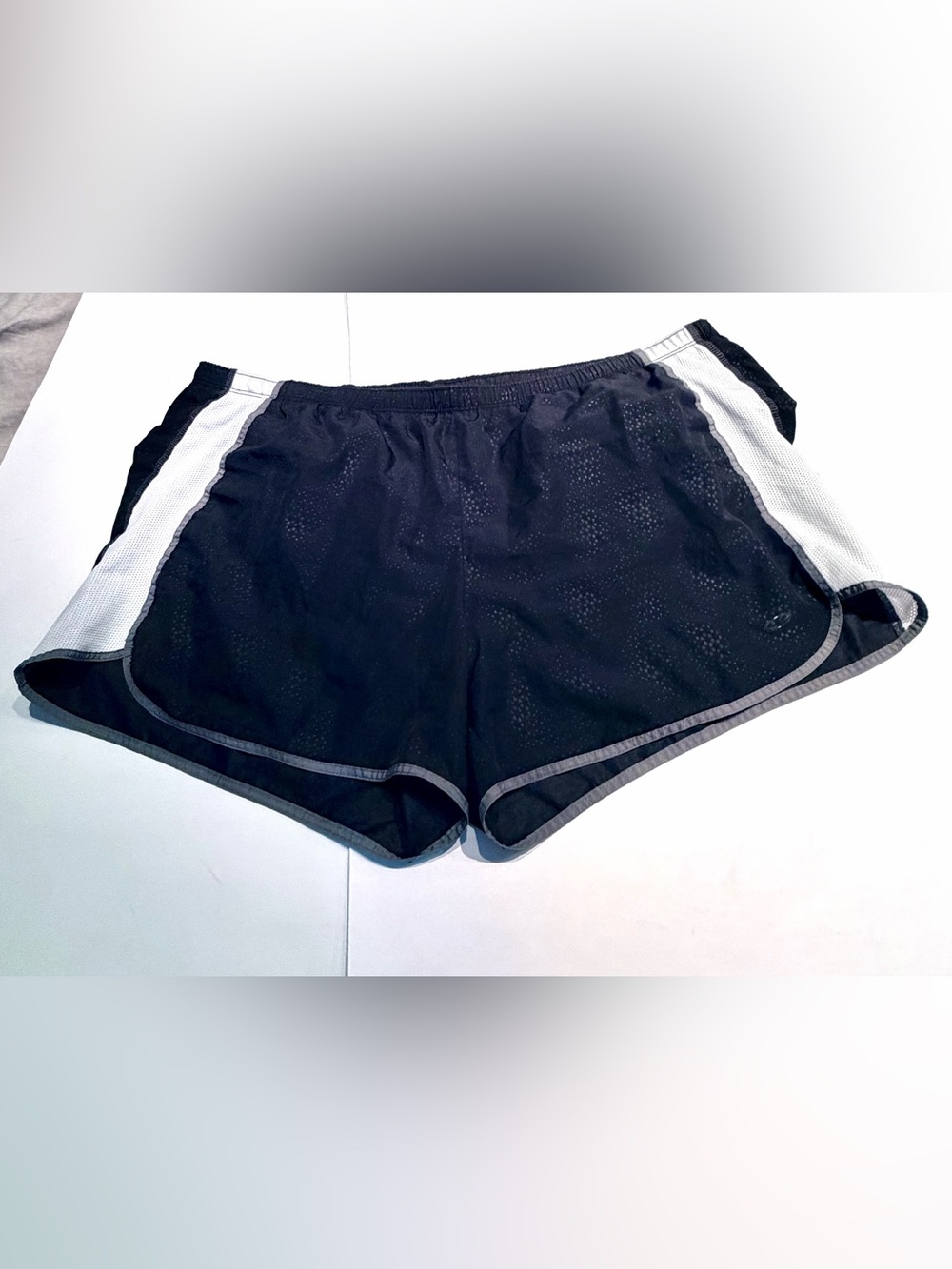 Champion C9 Active Running Vented Mesh Panels Lined Black/Grey/White Size: XL